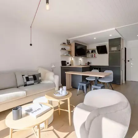 Center & Unique Mountain View Apartment *